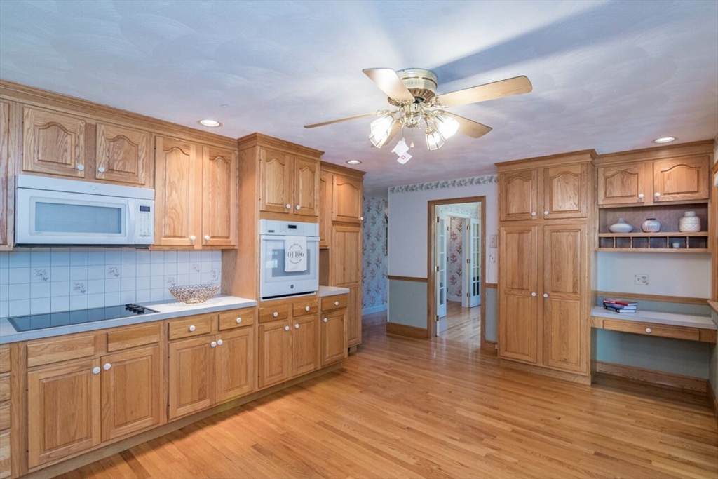 45 Viscount Road Longmeadow, MA 01106 - Photo 14 of 40