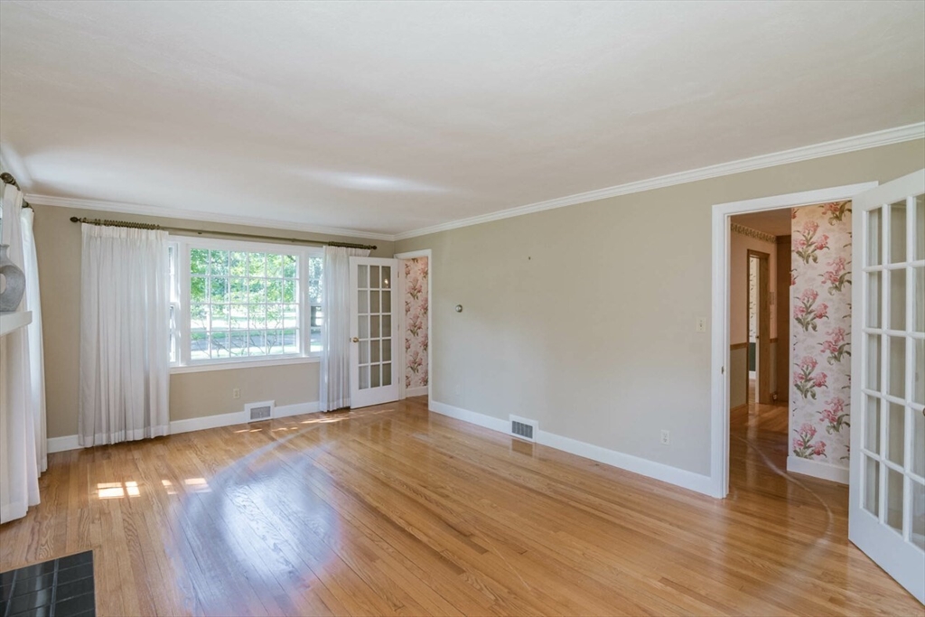 45 Viscount Road Longmeadow, MA 01106 - Photo 17 of 40
