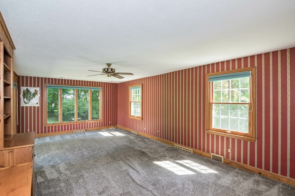 45 Viscount Road Longmeadow, MA 01106 - Photo 18 of 40