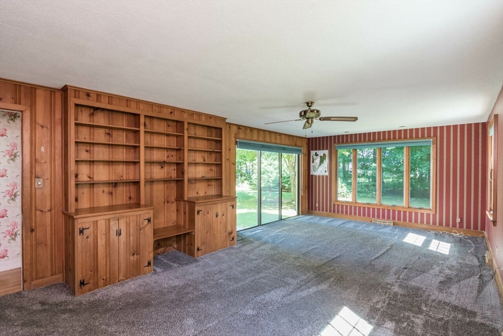 45 Viscount Road Longmeadow, MA 01106 - Photo 19 of 40