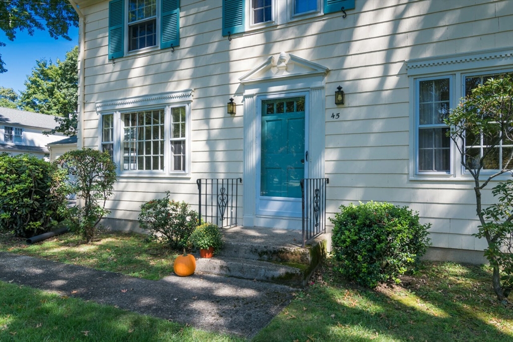 45 Viscount Road Longmeadow, MA 01106 - Photo 4 of 40