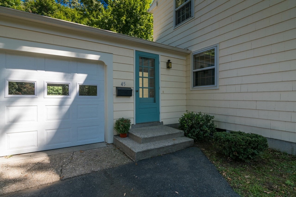 45 Viscount Road Longmeadow, MA 01106 - Photo 5 of 40
