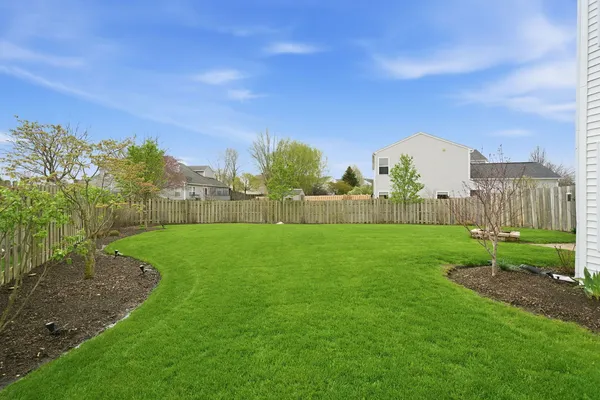 $300,000 | 620 Wedgewood Circle, Lake In The Hills, IL 60156