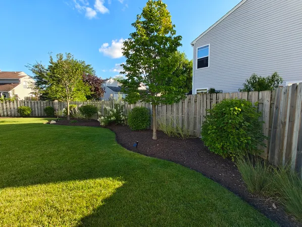 $300,000 | 620 Wedgewood Circle, Lake In The Hills, IL 60156