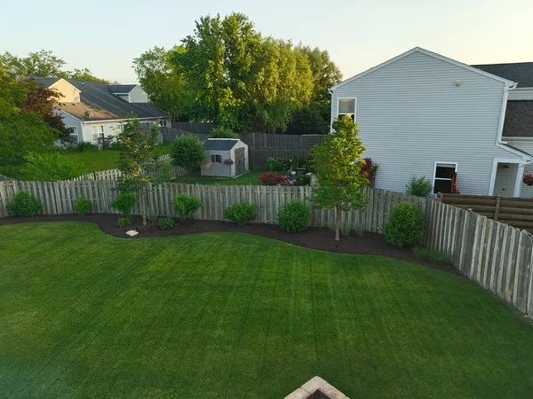 $300,000 | 620 Wedgewood Circle, Lake In The Hills, IL 60156