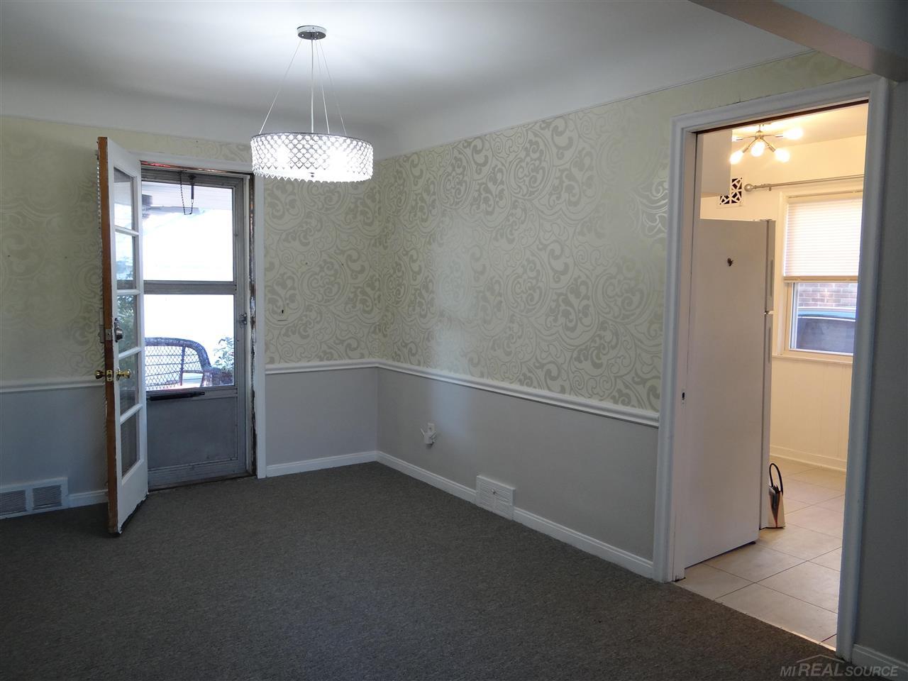 2037 Vernier Road Grosse Pointe, MI 48236 - Photo 7 of 38 50053995-6.JPG