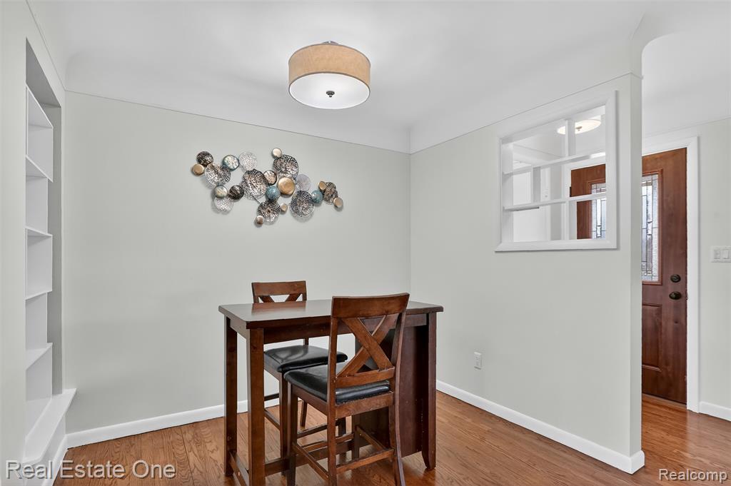 28491 Bayberry Road Farmington Hills, MI 48331 - Photo 8 of 37