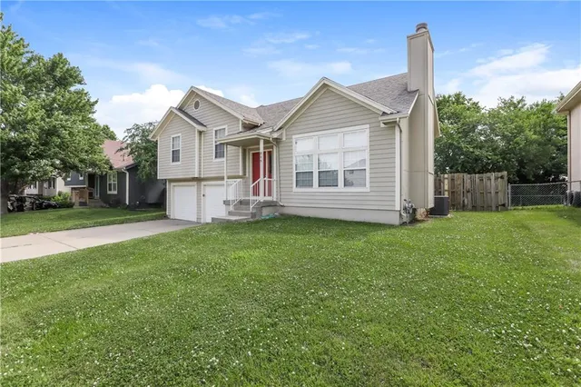 $2,050 | 215 Apple Blossom Lane, Belton, MO 64012