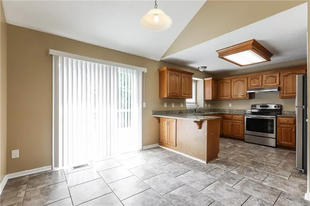 $2,050 | 215 Apple Blossom Lane, Belton, MO 64012