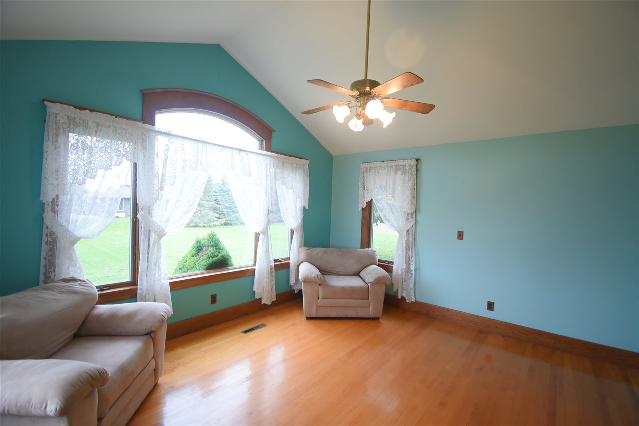 6101 North State Road Owosso, MI 48867 - Photo 11 of 44 50090500-10.JPG