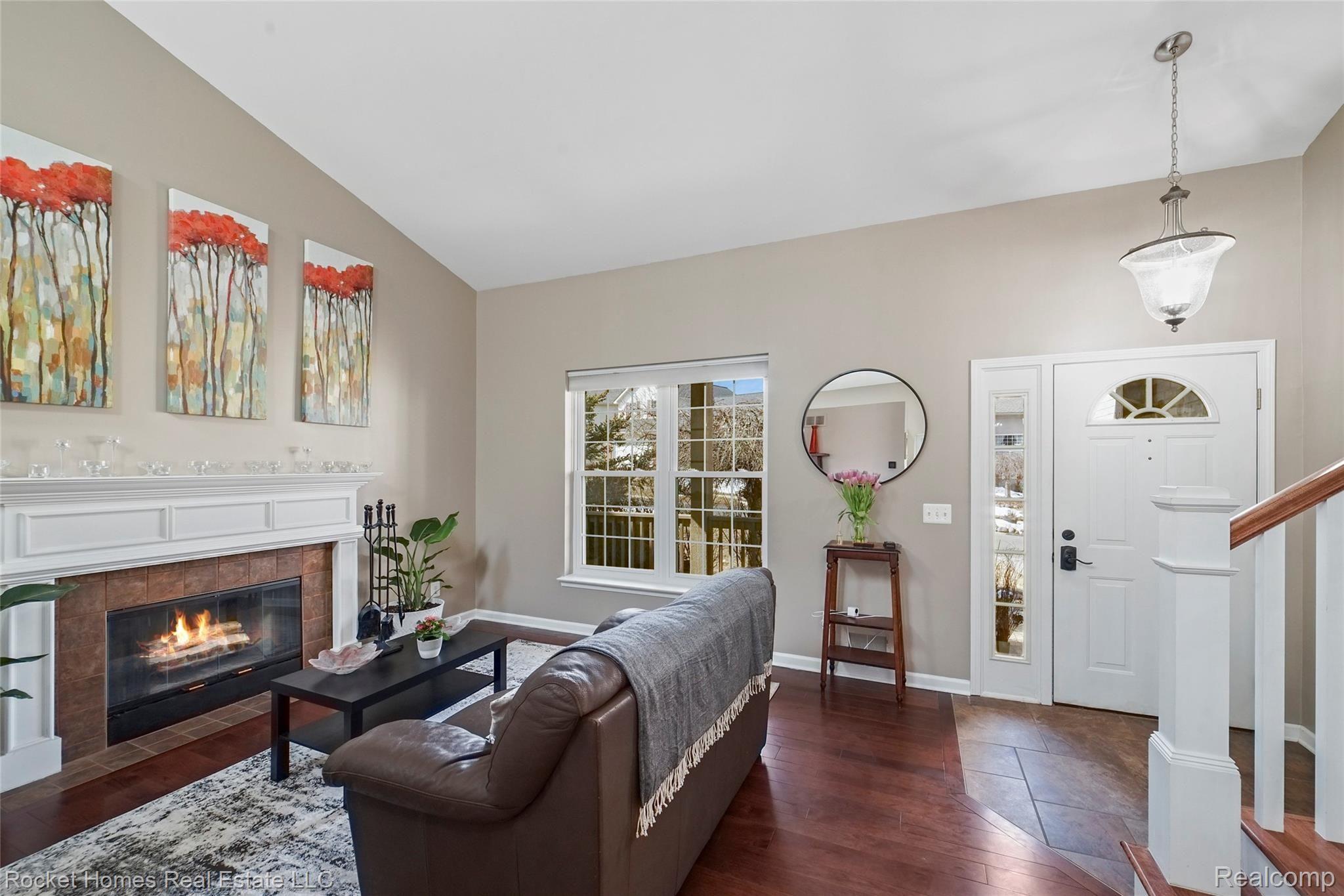 138 Eagle Ridge Road Lake Orion, MI 48360 - Photo 5 of 39 005-photo-great-room-9004561.jpg