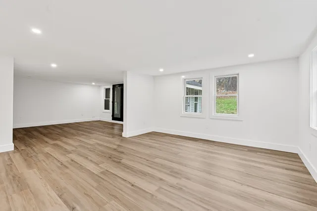 $939,000 | 322 River Road, Andover, MA 01810