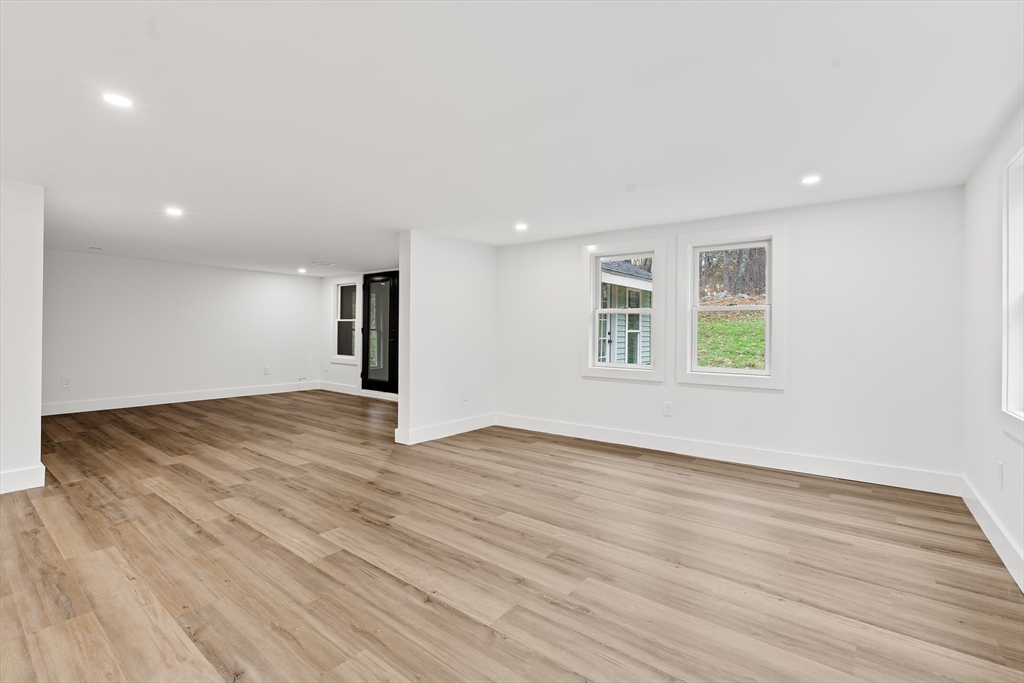 322 River Road Andover, MA 01810 - Photo 17 of 20