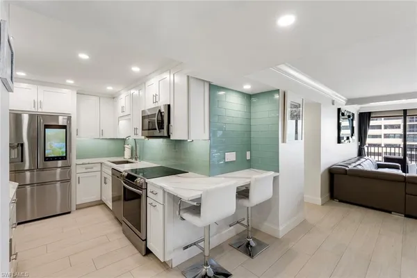 $10,000 | 4005 Gulf Shore Boulevard North, Unit 904, Naples, FL 34103