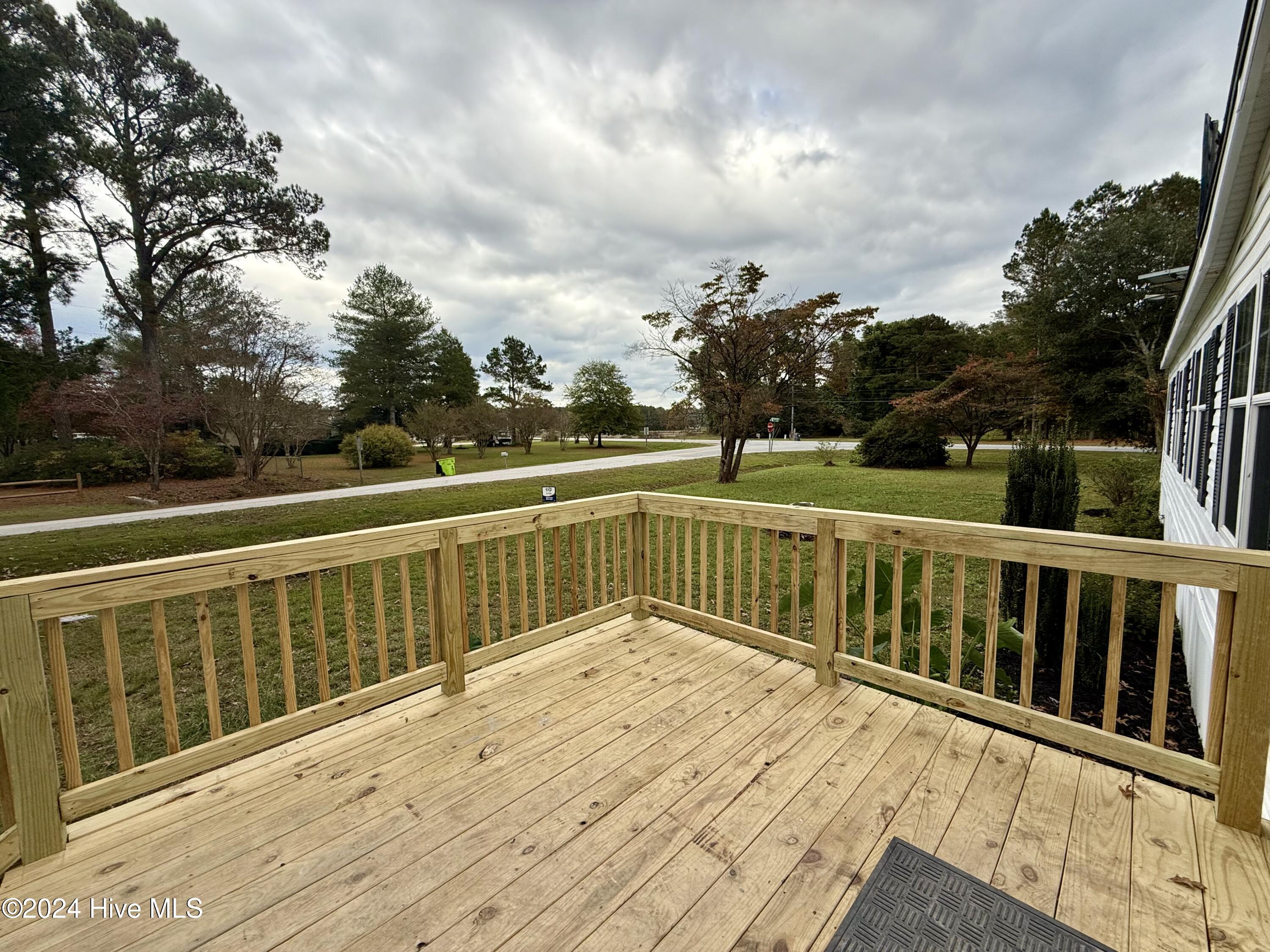 930 Willis Neck Road Vanceboro, NC 28586 - Photo 4 of 28 Front porch