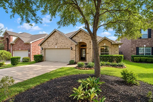 $2,500 | 42 Black Swan Court, Magnolia, TX 77354