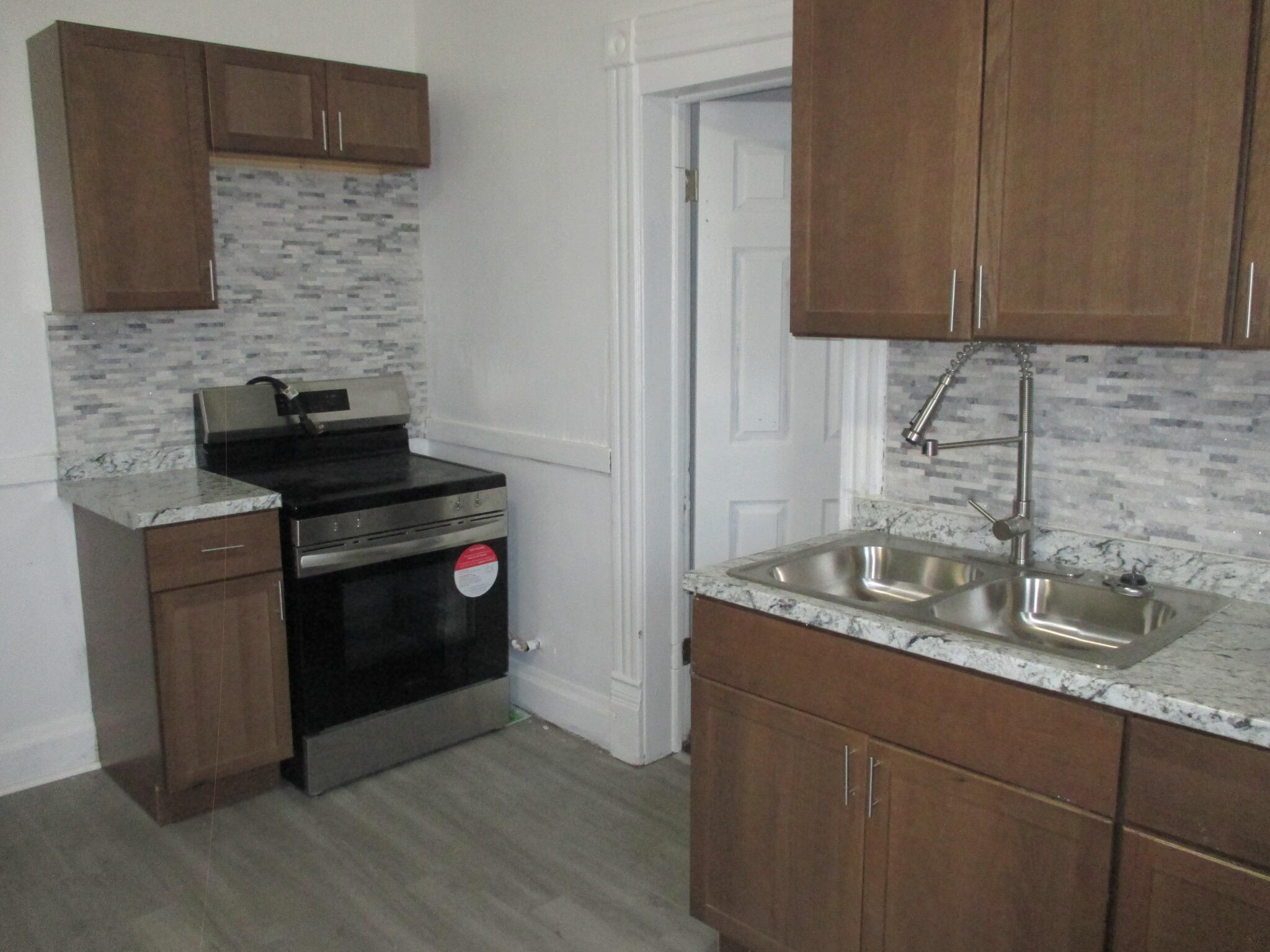 2114 North 28th Street, Unit 2116 Milwaukee, WI 53208 - Photo 23 of 38 IMG_2889