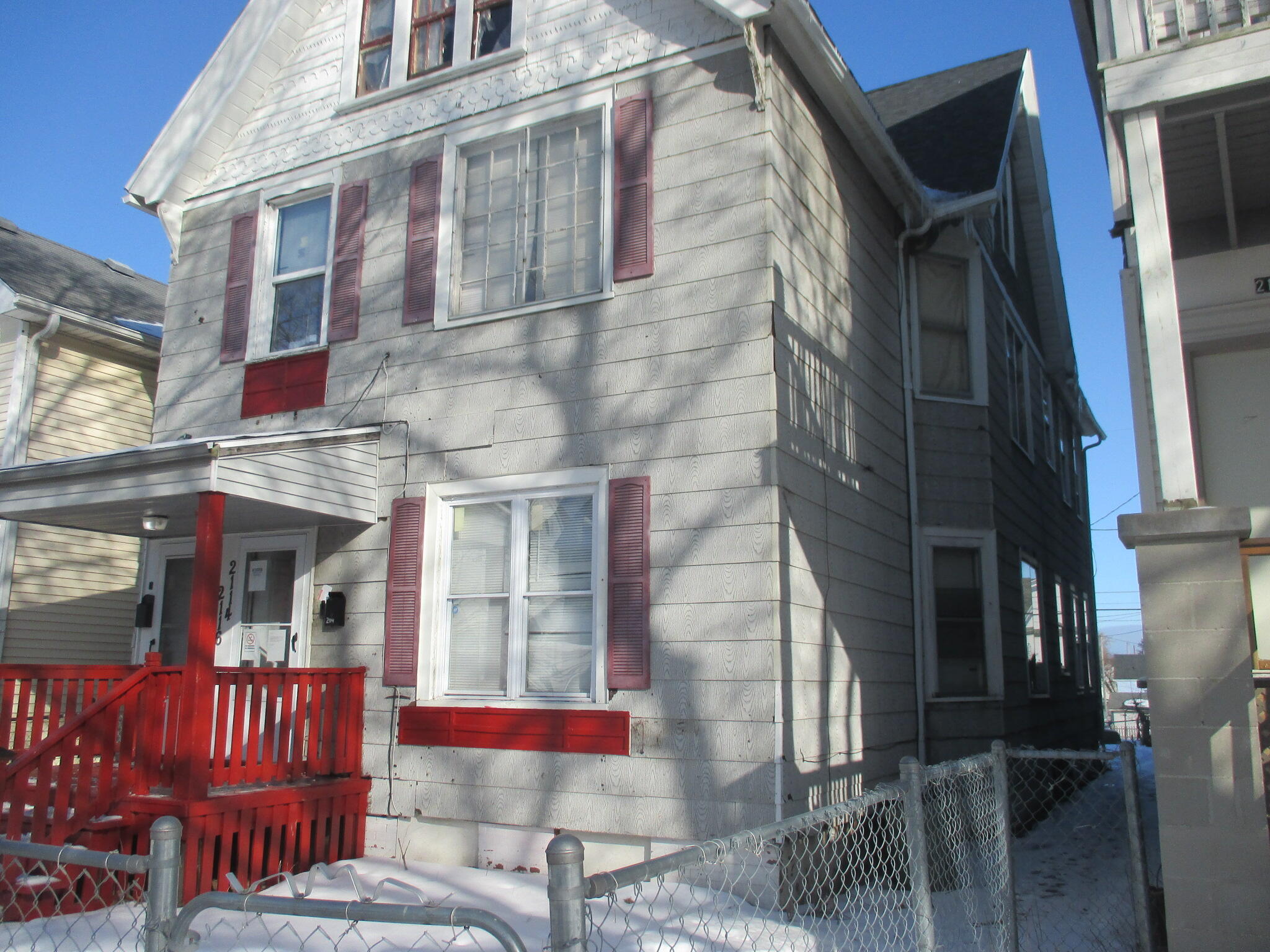 2114 North 28th Street, Unit 2116 Milwaukee, WI 53208 - Photo 3 of 38 IMG_2868