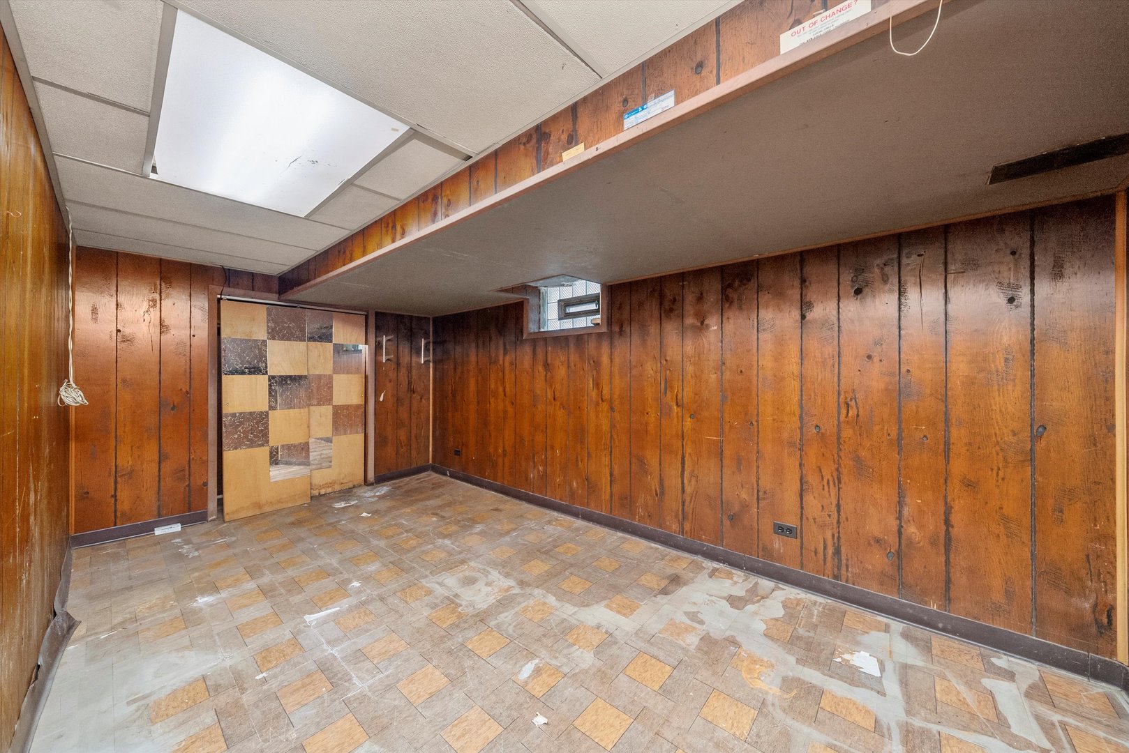 2044 West 69th Street Chicago, IL 60636 - Photo 18 of 27 a view of an empty room