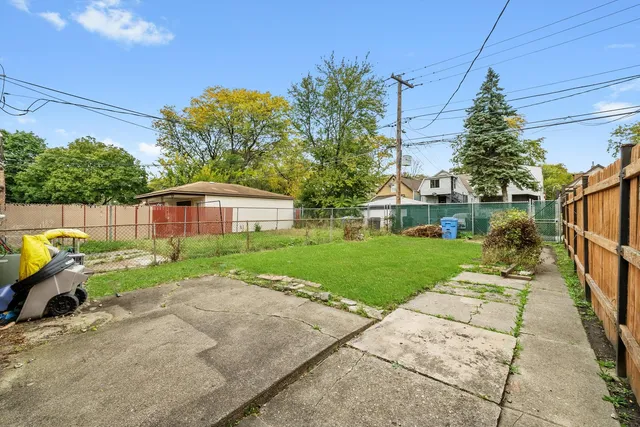 a view of a garden with pathway