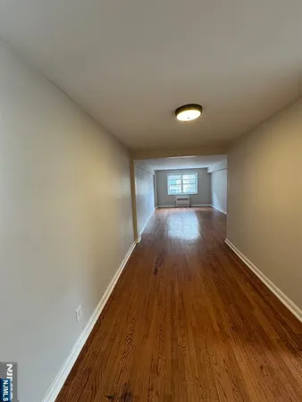 $2,550 | 2195 North Central Road, Unit 2B, Fort Lee, NJ 07024