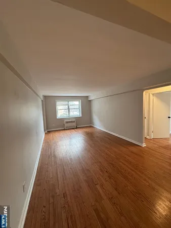 $2,550 | 2195 North Central Road, Unit 2B, Fort Lee, NJ 07024