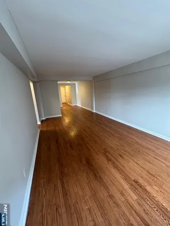 $2,550 | 2195 North Central Road, Unit 2B, Fort Lee, NJ 07024