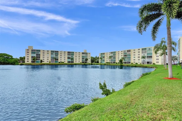 $179,000 | 131 Southeast 3rd Avenue, Unit 304, Dania Beach, FL 33004