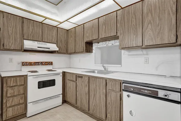 $179,000 | 131 Southeast 3rd Avenue, Unit 304, Dania Beach, FL 33004