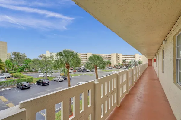 $179,000 | 131 Southeast 3rd Avenue, Unit 304, Dania Beach, FL 33004