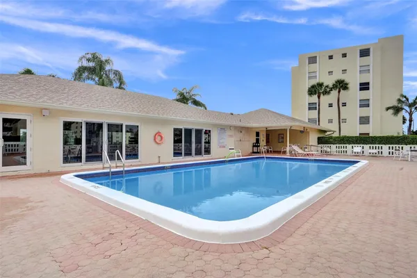 $179,000 | 131 Southeast 3rd Avenue, Unit 304, Dania Beach, FL 33004