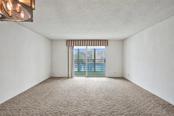 $179,000 | 131 Southeast 3rd Avenue, Unit 304, Dania Beach, FL 33004