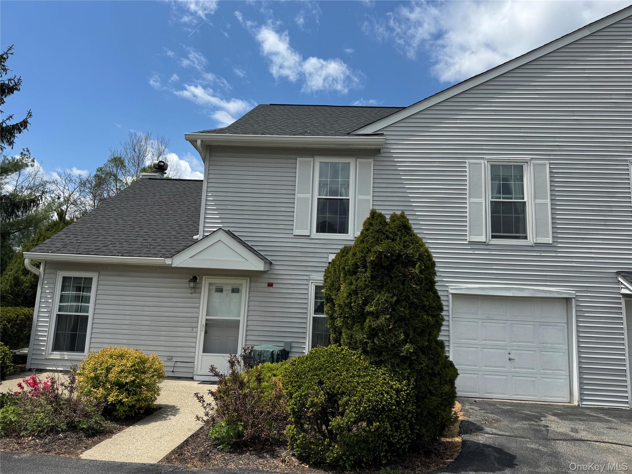 24 Olde Wagon Road Warwick, NY 10990 - Photo 2 of 47