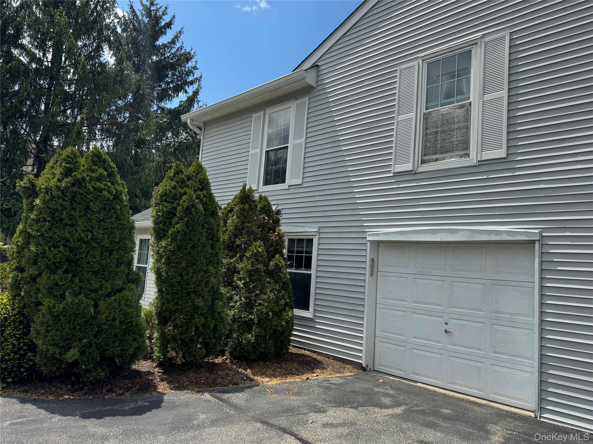 24 Olde Wagon Road Warwick, NY 10990 - Photo 3 of 47