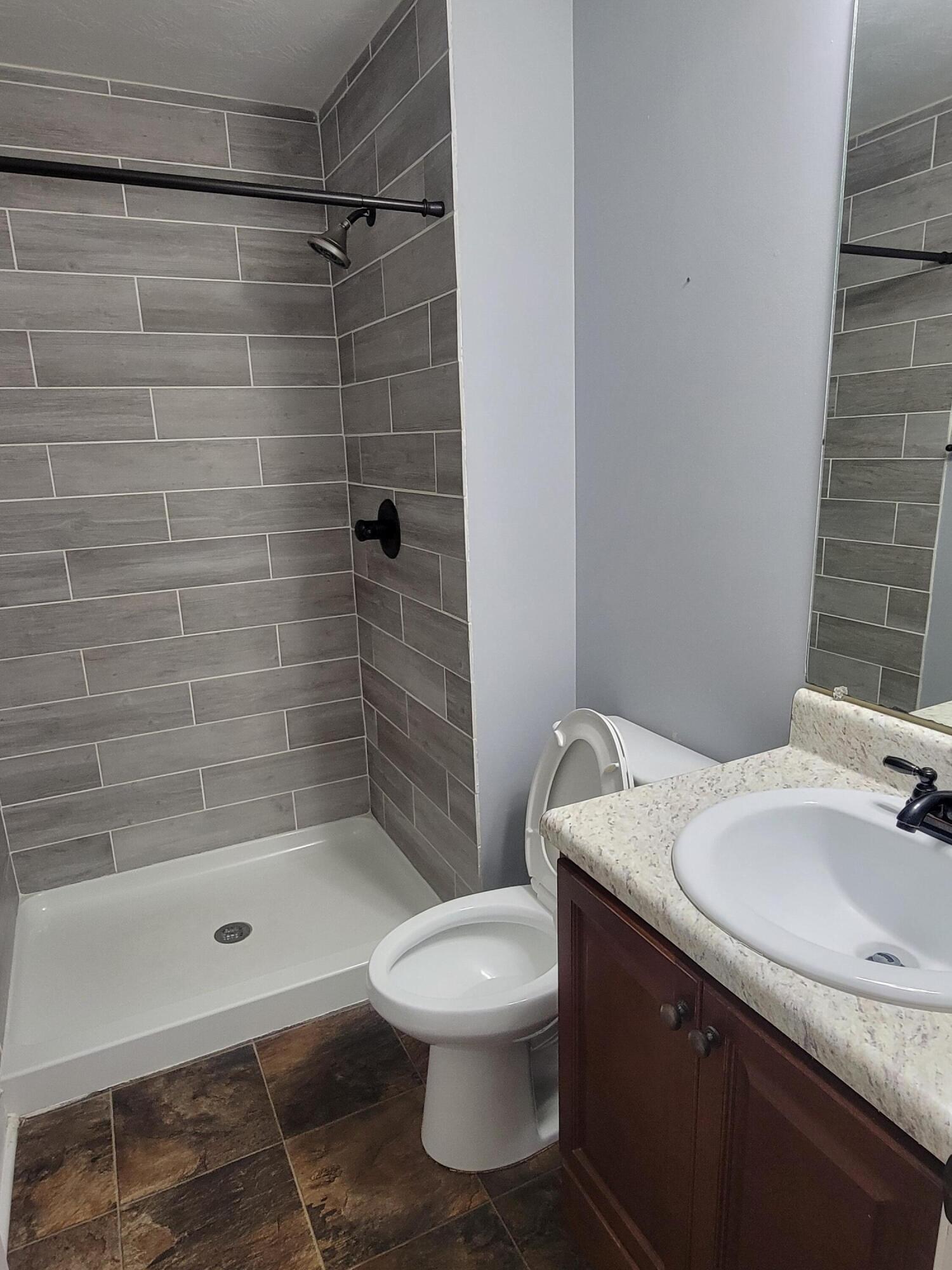 2581 Kirby Avenue Grovetown, GA 30813 - Photo 12 of 21 Guest Bathroom