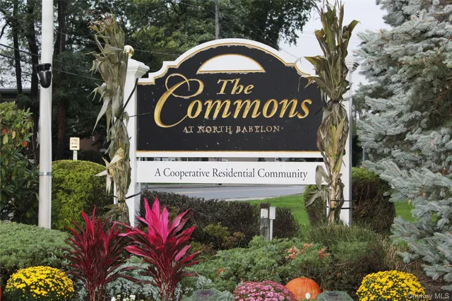 $269,990 | 112 Edmunton Drive, Unit C4, North Babylon, NY 11703