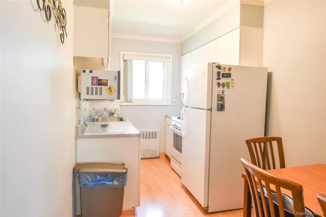 $269,990 | 112 Edmunton Drive, Unit C4, North Babylon, NY 11703