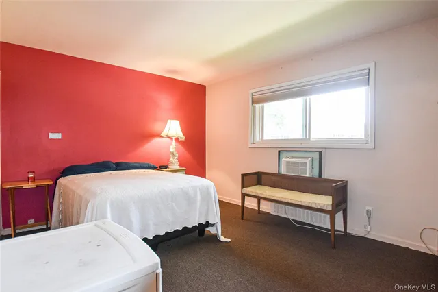 $269,990 | 112 Edmunton Drive, Unit C4, North Babylon, NY 11703