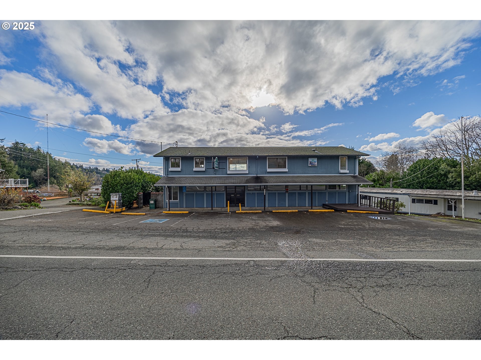 67538 East Bay Road North Bend, OR 97459 - Photo 2 of 48