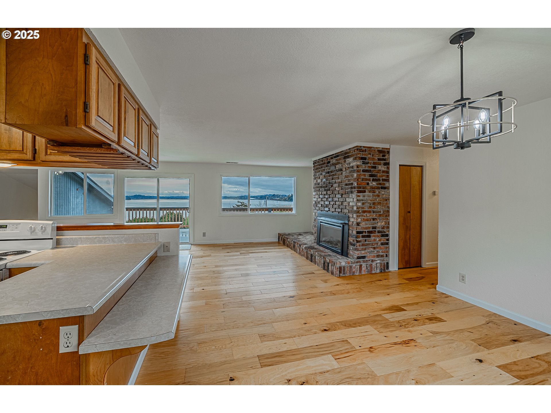 67538 East Bay Road North Bend, OR 97459 - Photo 21 of 48