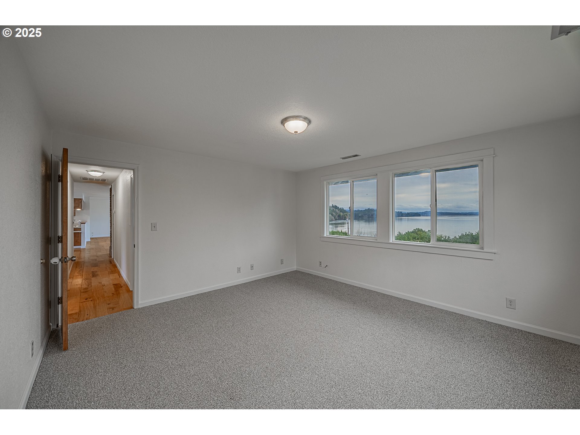 67538 East Bay Road North Bend, OR 97459 - Photo 33 of 48 Bedroom, Owner's Suite