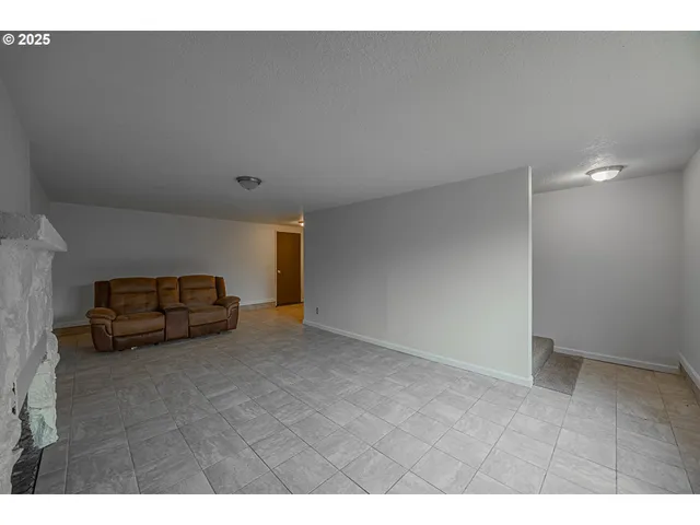 $950,000 | 67538 East Bay Road, North Bend, OR 97459