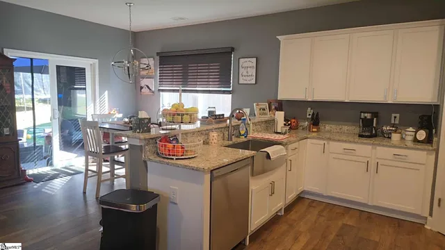 $375,900 | 200 West 4th Avenue, Easley, SC 29640