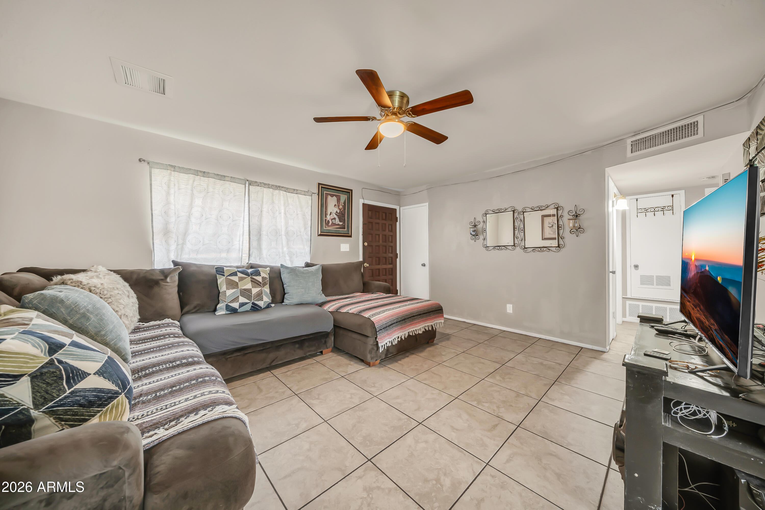 8933 West Roma Avenue Phoenix, AZ 85037 - Photo 3 of 23