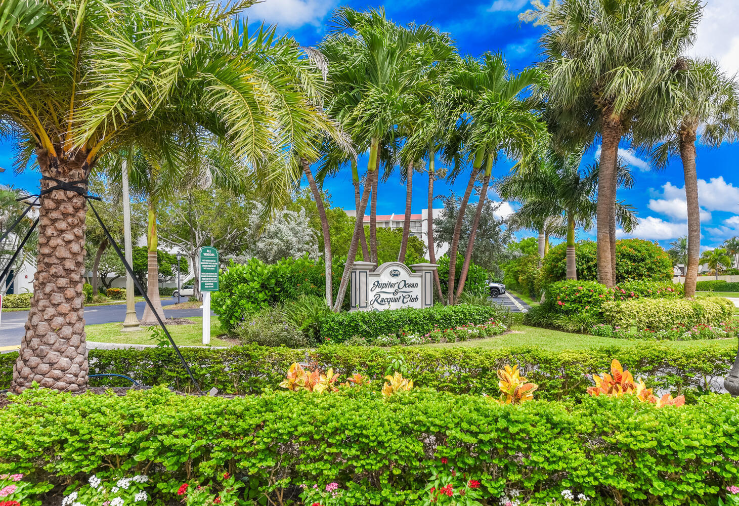 1605 Highway 1, Unit M1403 Jupiter, FL 33477 - Photo 3 of 34 a view of a garden