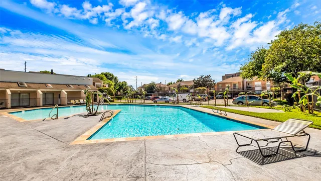 $1,150 | 10102 Waterstone Drive, Houston, TX 77042