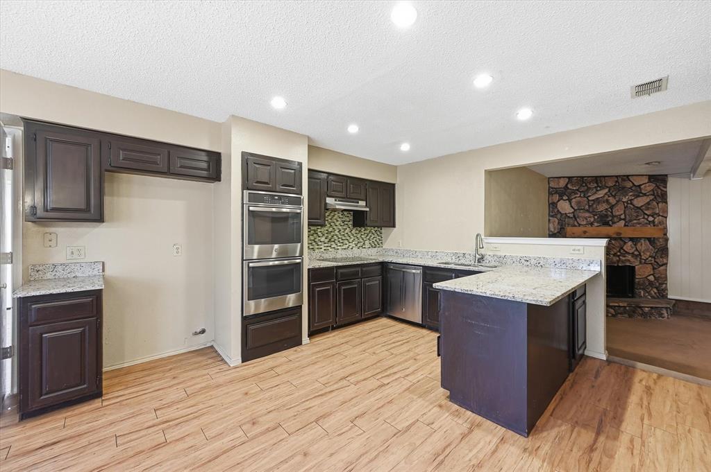 1503 North Fielder Road Arlington, TX 76012 - Photo 9 of 40 Gallery Image 9