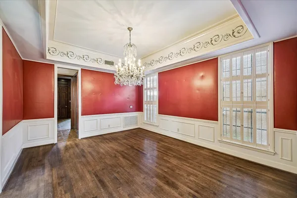 $825,000 | 2210 Avalon Place, Houston, TX 77019