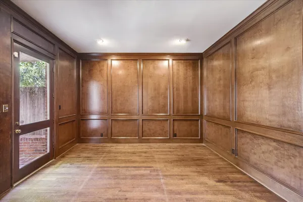 $825,000 | 2210 Avalon Place, Houston, TX 77019
