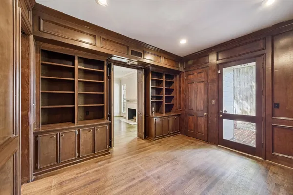 $825,000 | 2210 Avalon Place, Houston, TX 77019